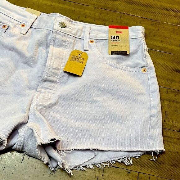 Levi’s lilac high rise shorts - Picture 3 of 9